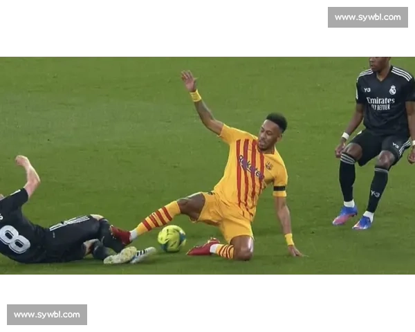 维尼修斯引爆德比闹剧：摆臭脸 + 冲冲突，皇马该卖他？